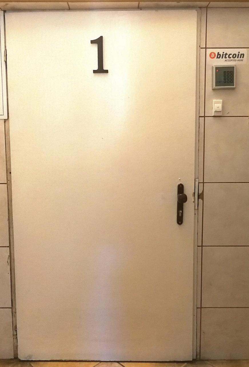 Cosy Dungeon Double Room With Ac Cracovia Exterior foto