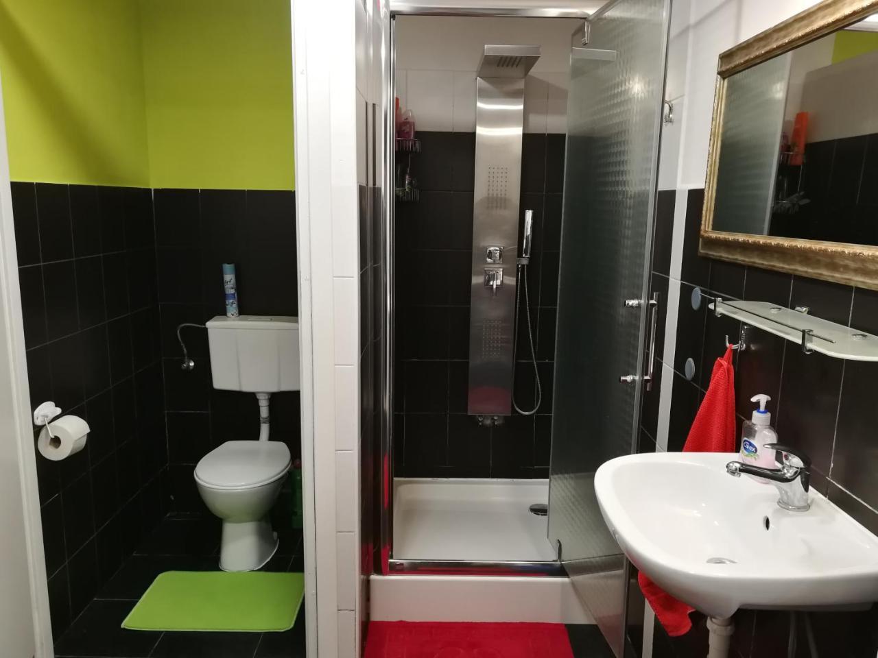 Cosy Dungeon Double Room With Ac Cracovia Exterior foto